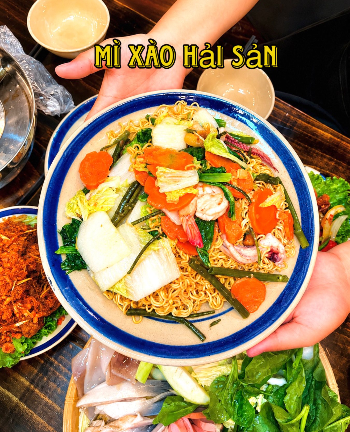 Mì xào hải sản mực tôm tươi ngon đầy đặn tại Trạm Nướng Bất Ổn